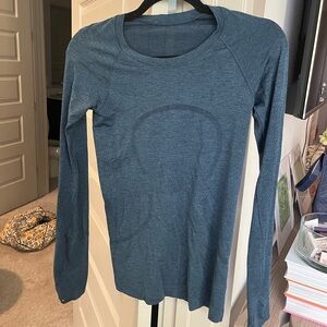 Navy Lulu Lemon Swiftly